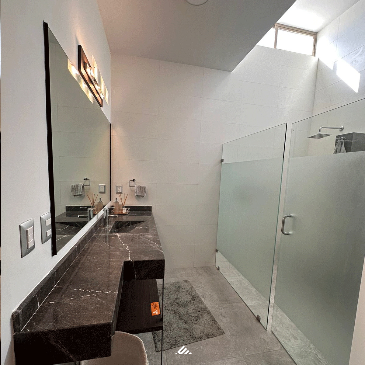 8 of 10: Baño Recámara Principal