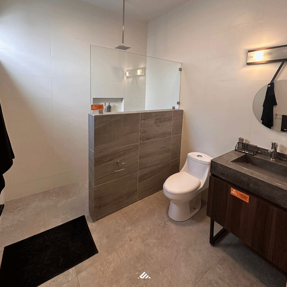 10 of 10: Baño recámara jr.