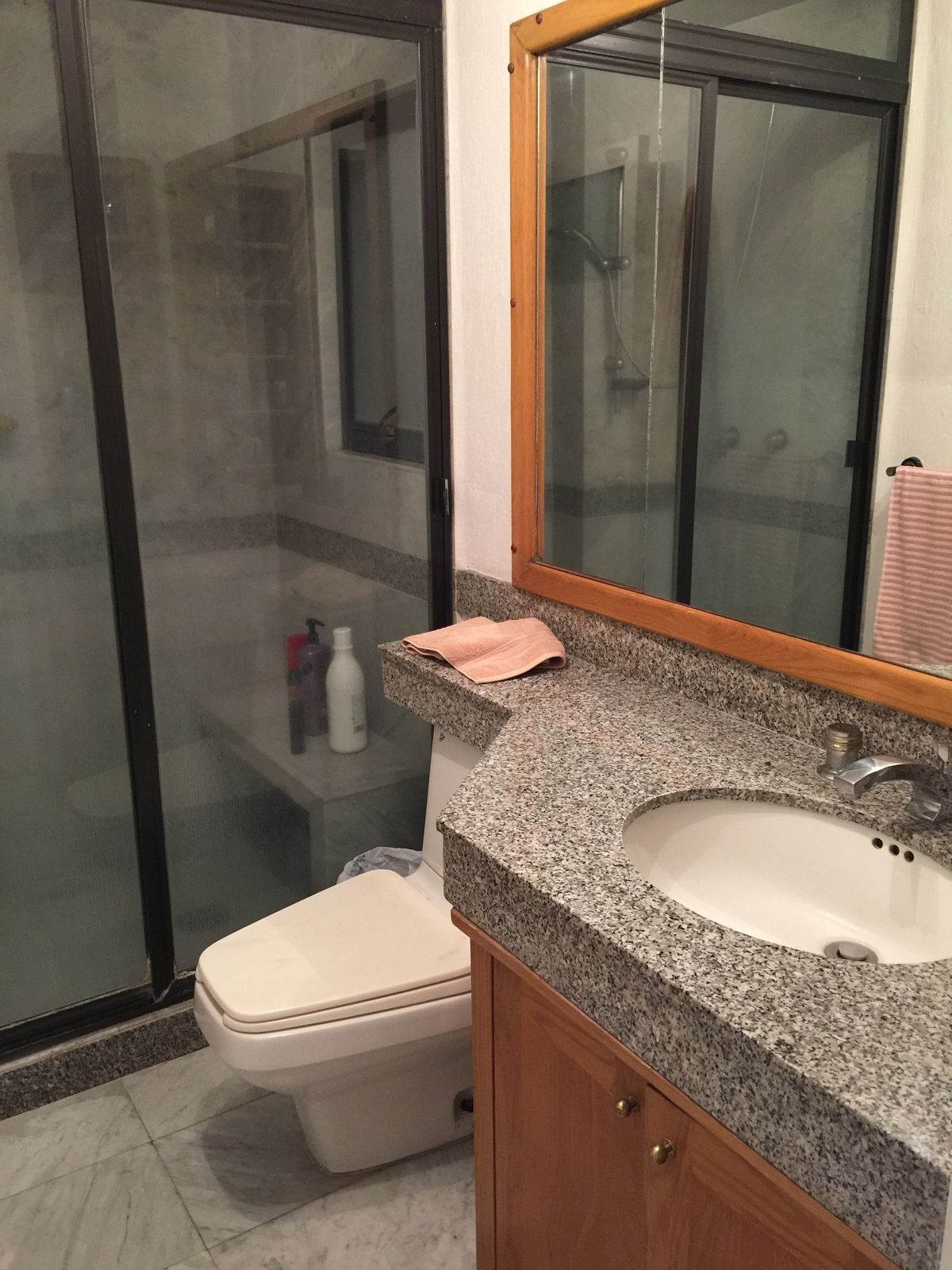 9 of 29: Baño recámara dos