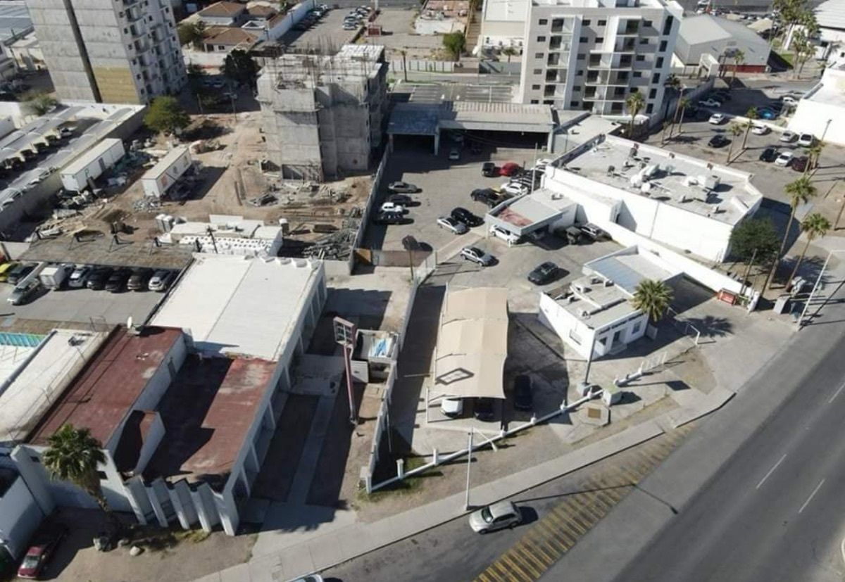Se Vende Propiedad con Construcción en el Corazon del Centro Civico