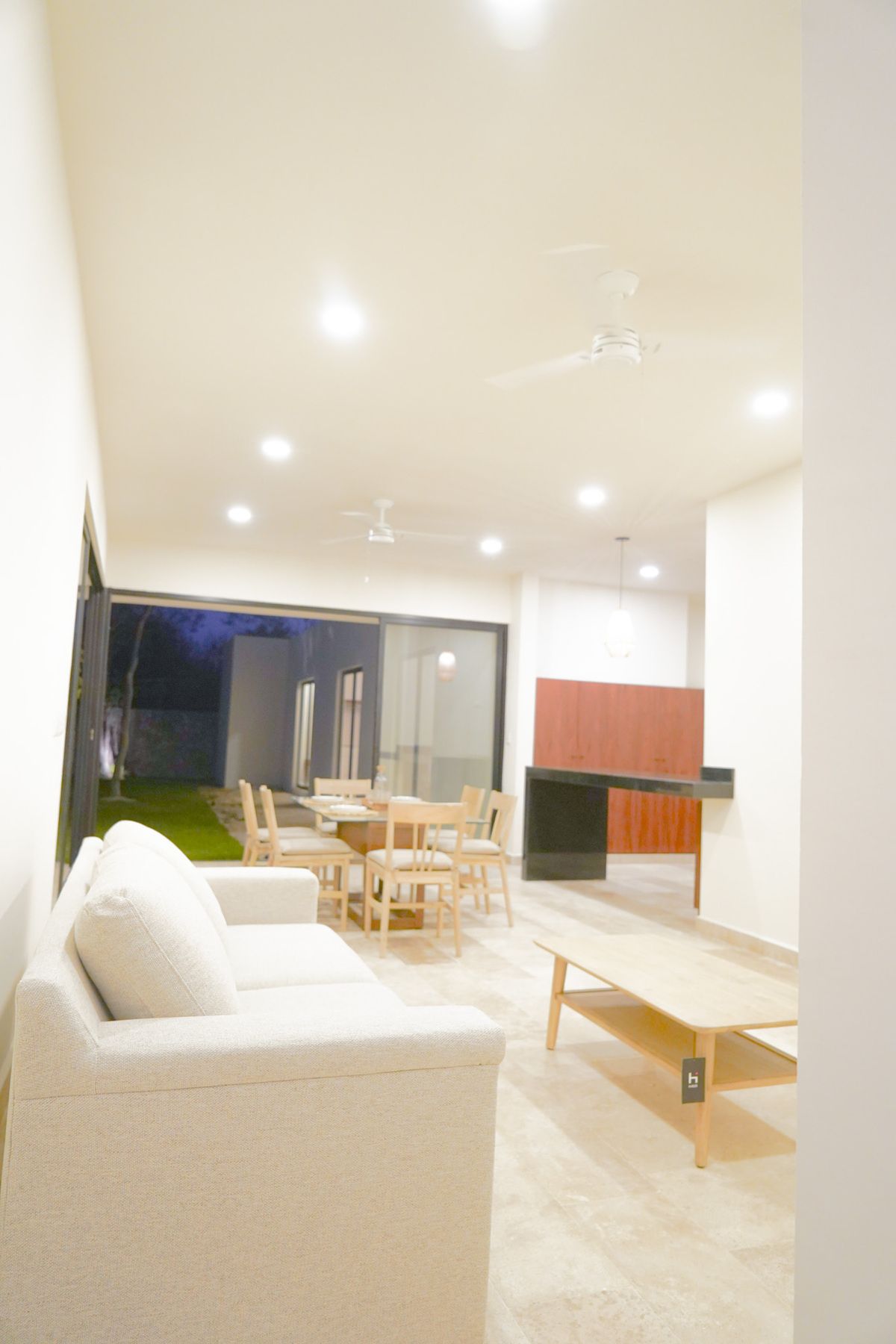 2 de 22: Sala y Comedor