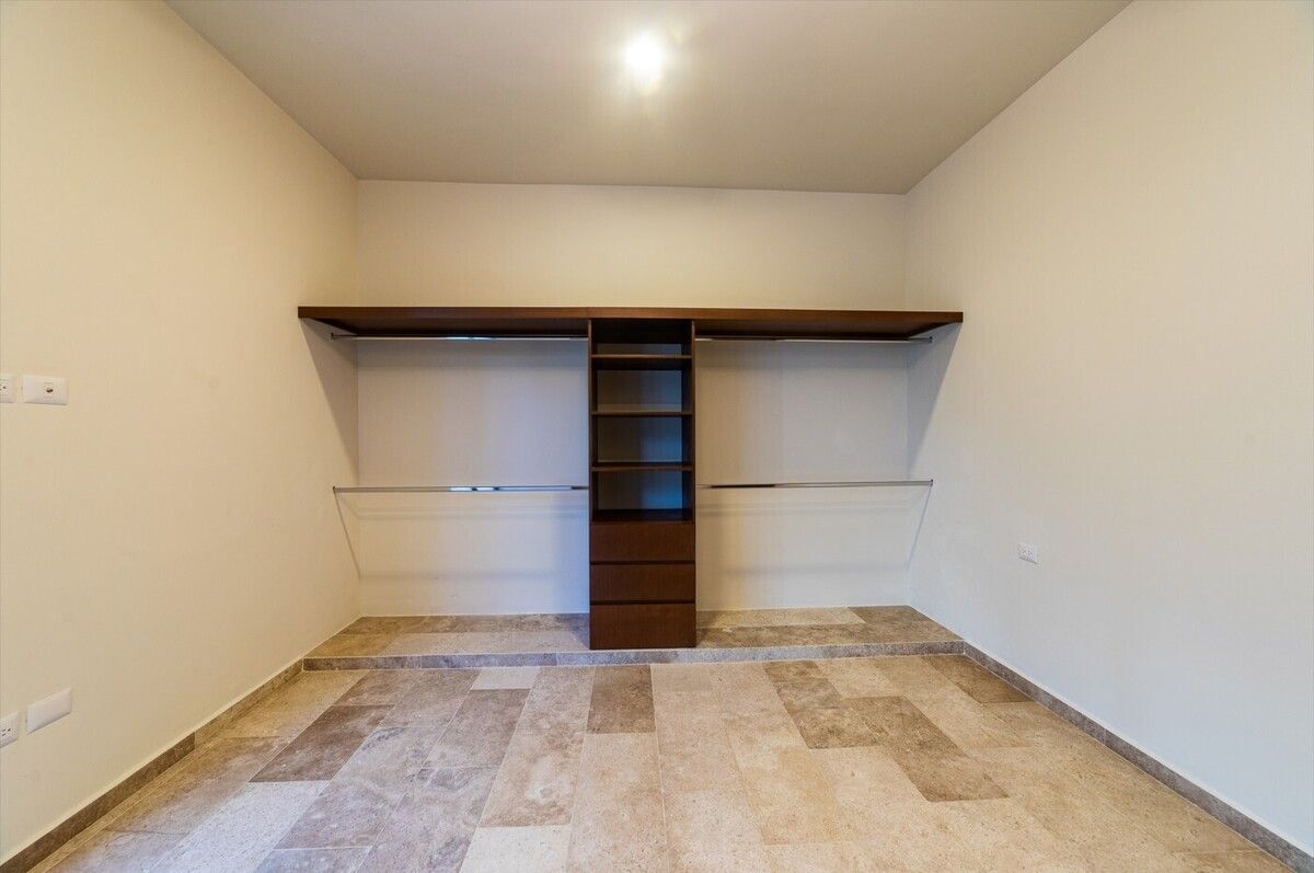 10 de 22: Segunda Habitación