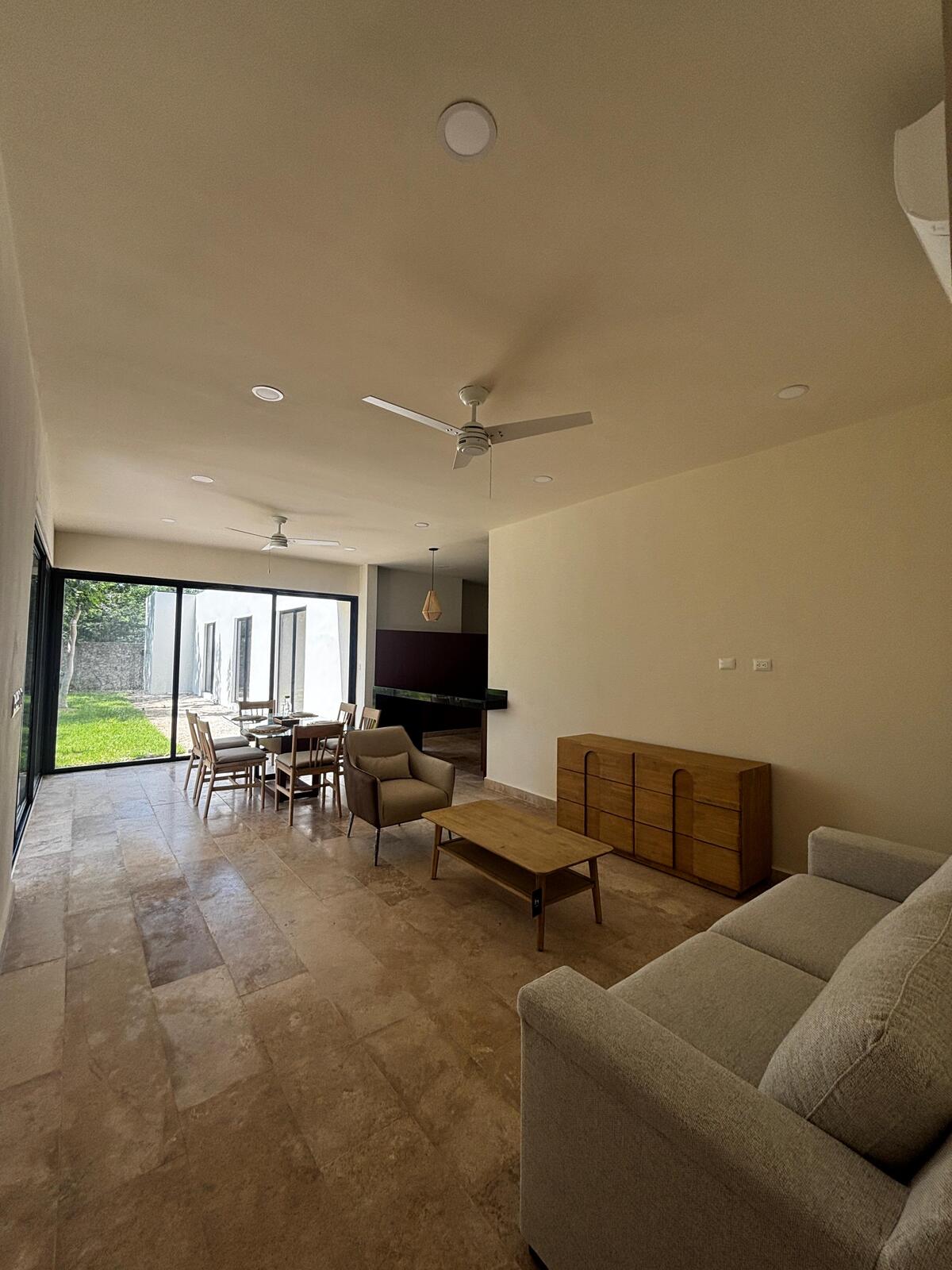 5 de 39: Sala y Comedor