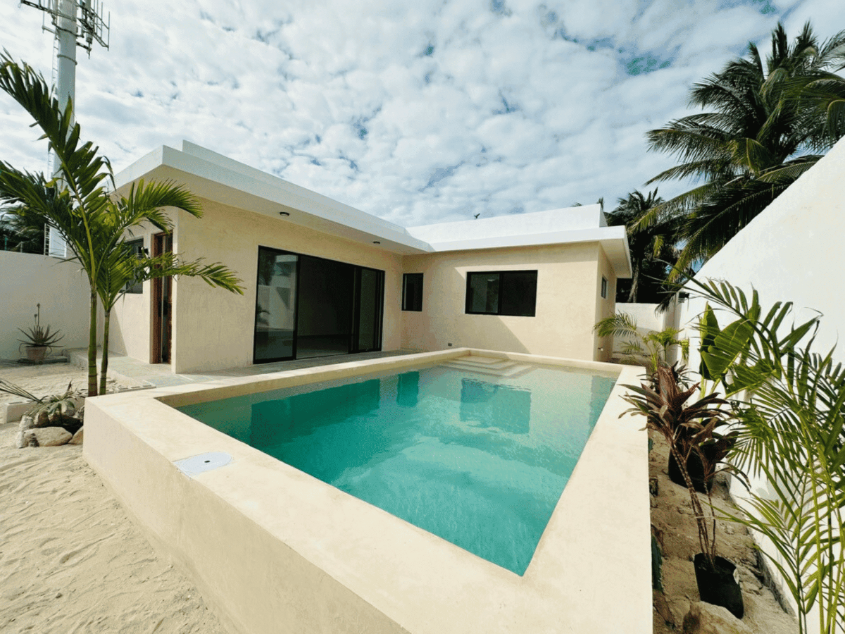 3 of 18: Piscina filtrada