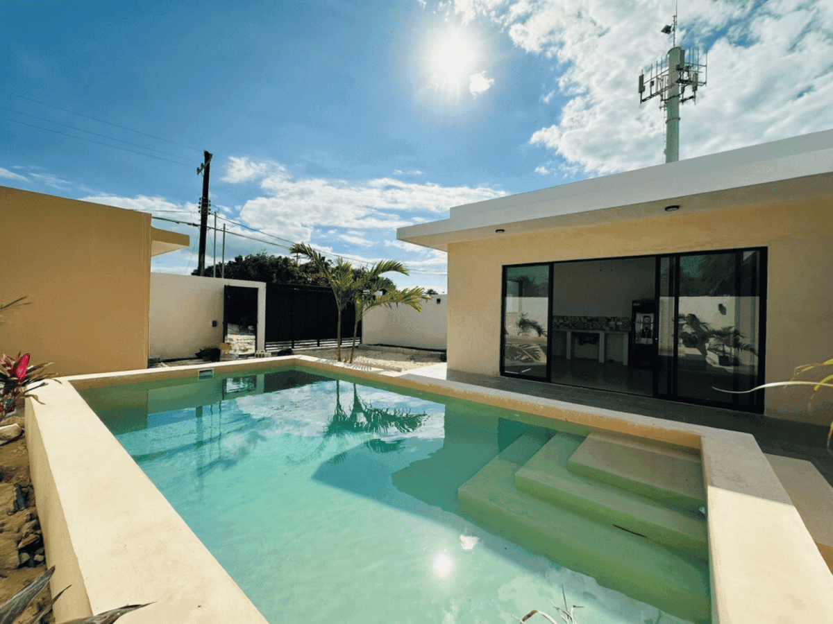 6 of 18: Piscina con acabados de Chukum
