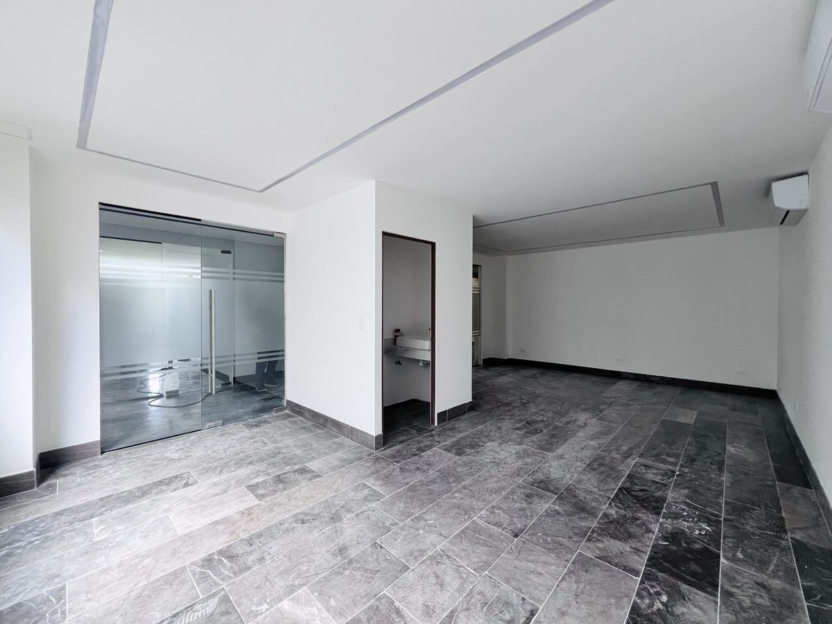 2 of 32: 41 M2 DE CONSTRUCCIÓN