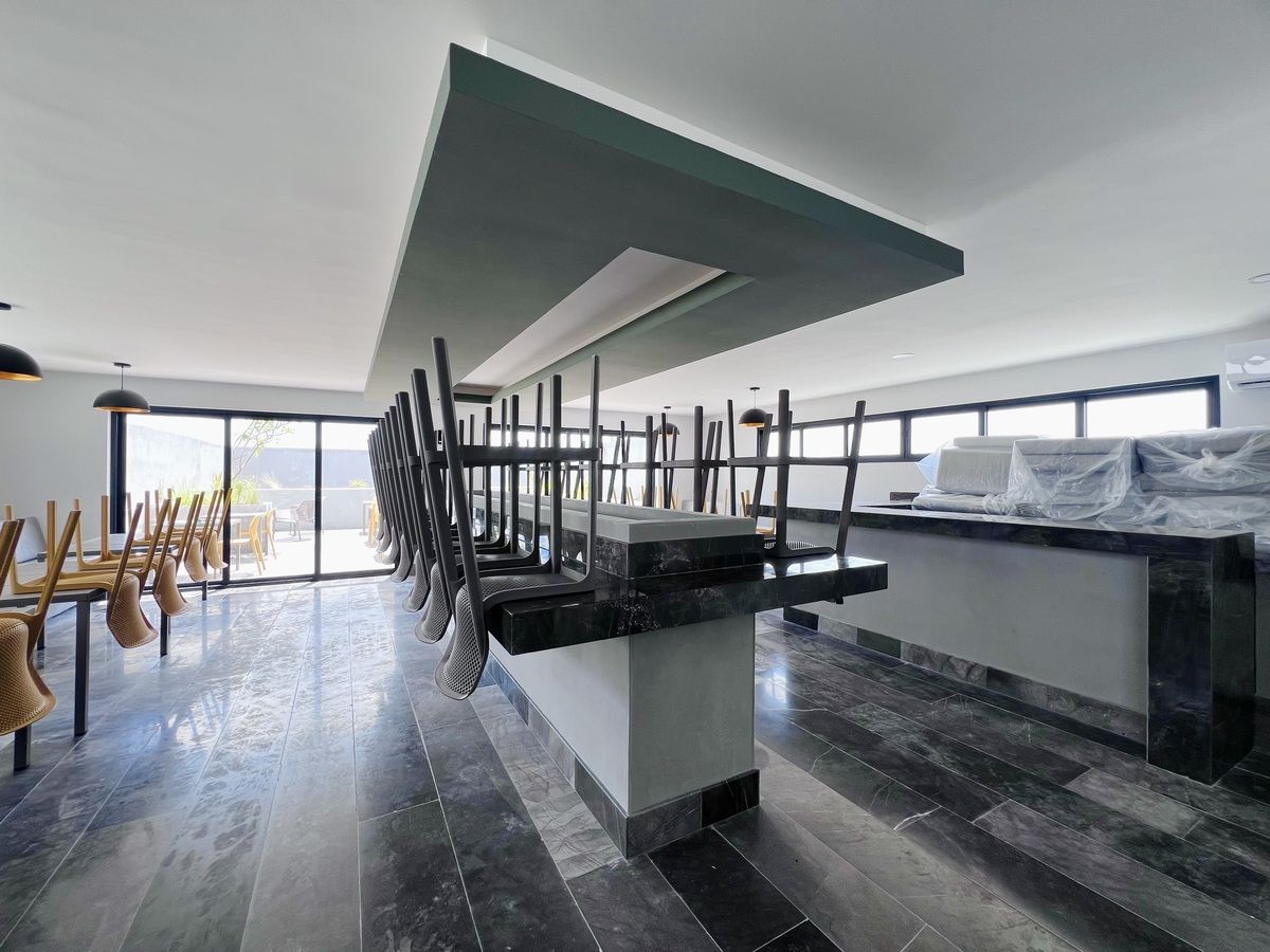 15 of 32: COMEDOR AMPLIO