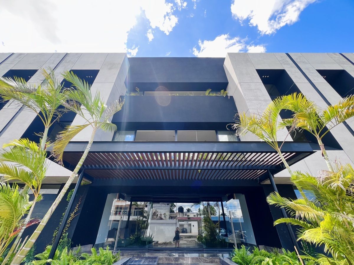 24 of 32: ENTRADA PRINCIPAL