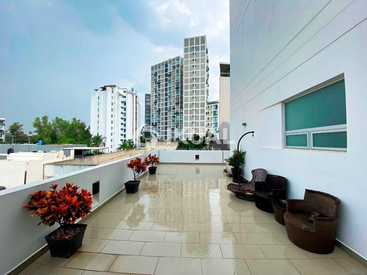 Departamento en Colomos providencia con terraza espectacular