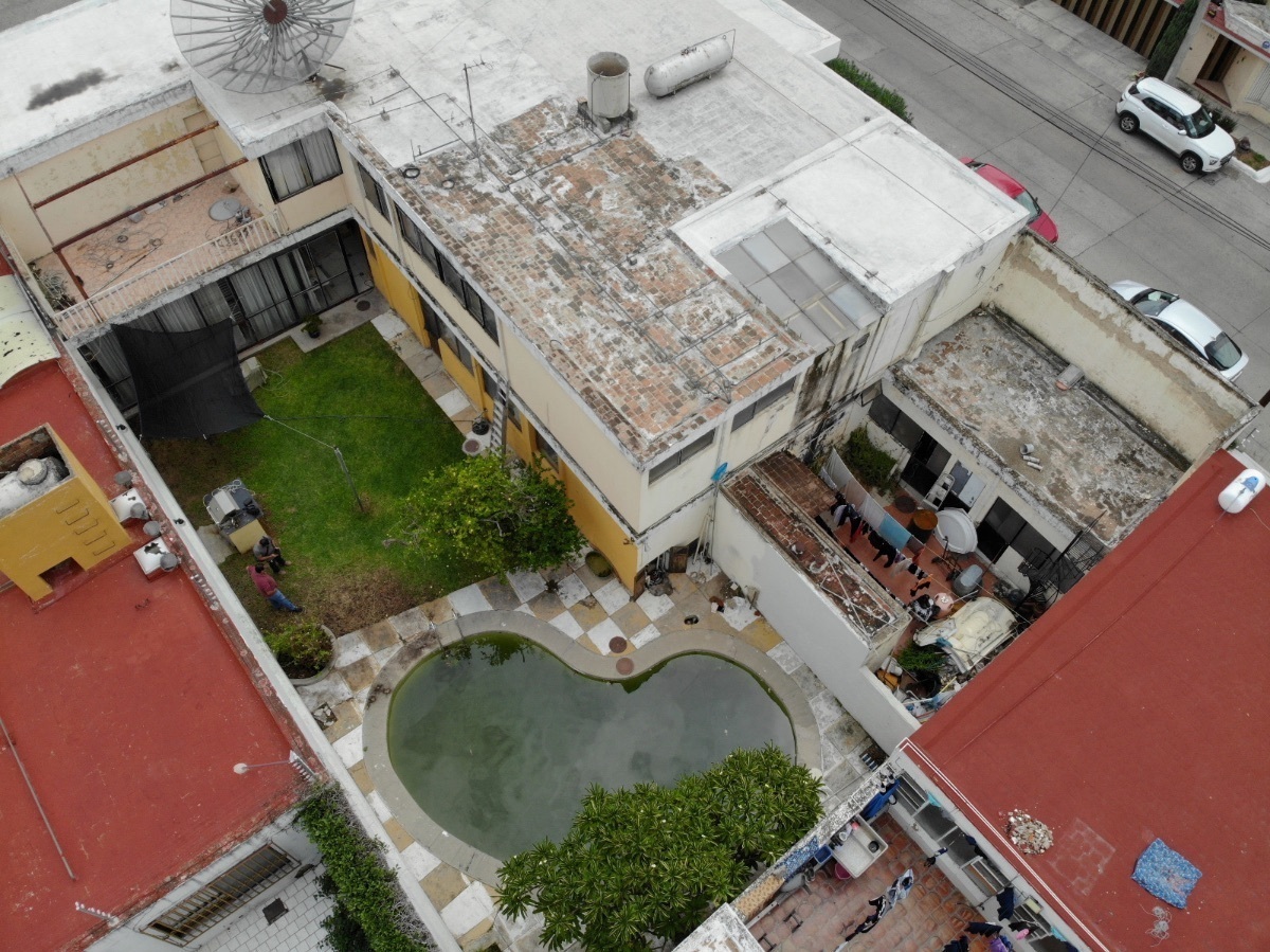 Casa en Venta en esquina para remodelar en Jardines del Bosque, Guadalajara
