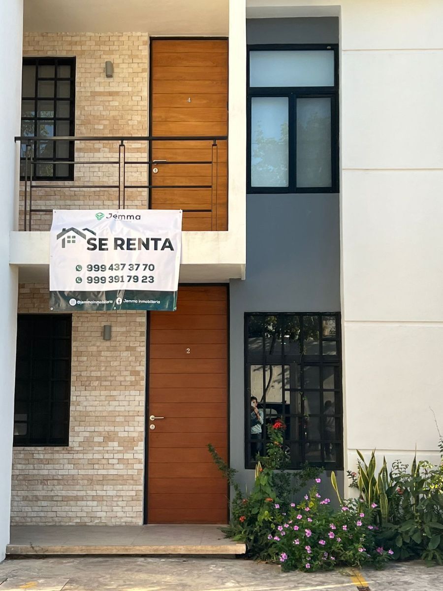 1 of 5: Fachada