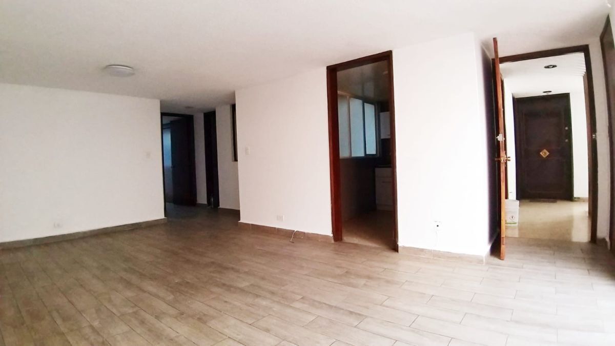 3 de 9: Entrada, Sala, Comedor, Cocina