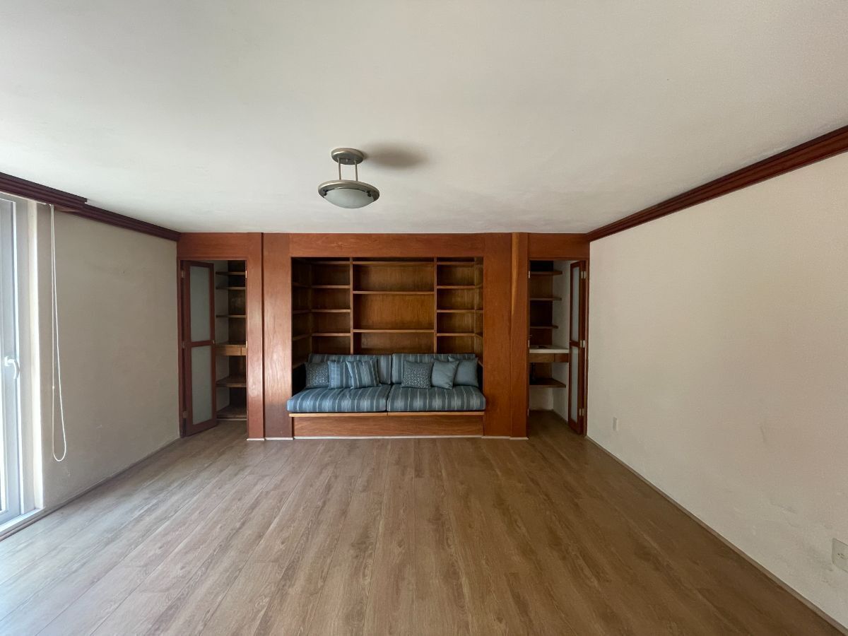 8 de 42: Gran family room