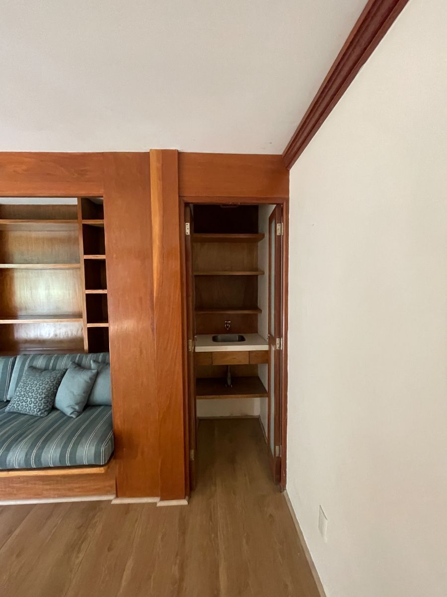 9 de 42: Gran family room
