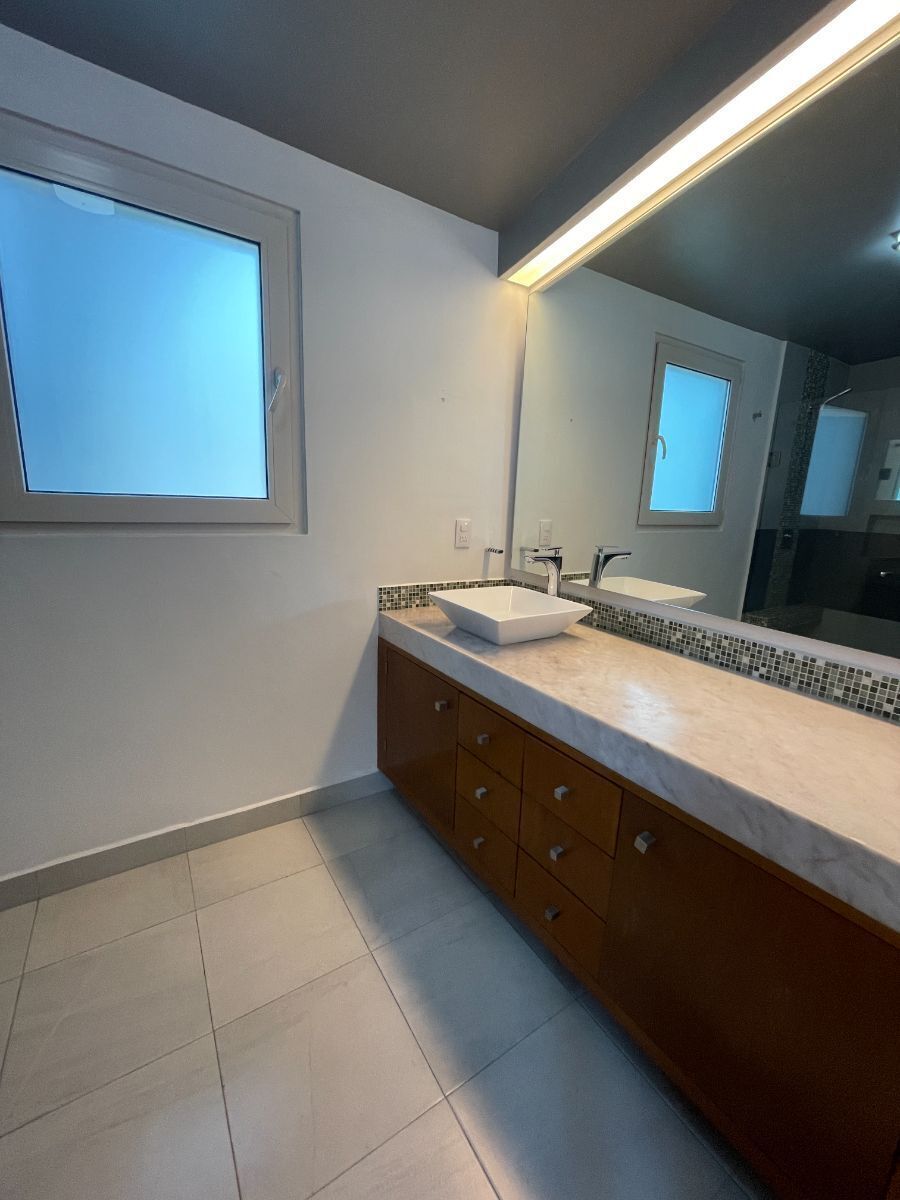 35 de 42: Baño recámara principal