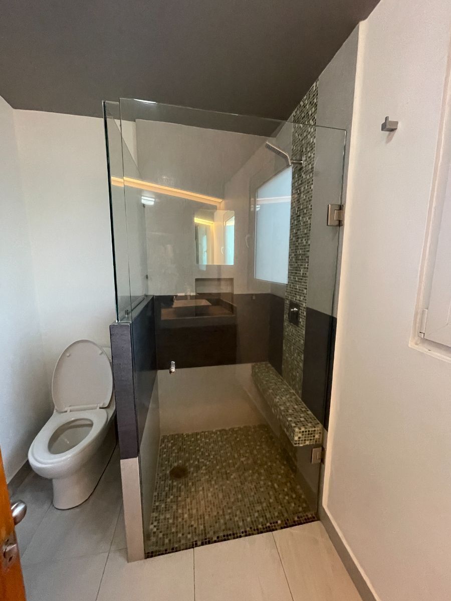 36 de 42: Baño recámara principal