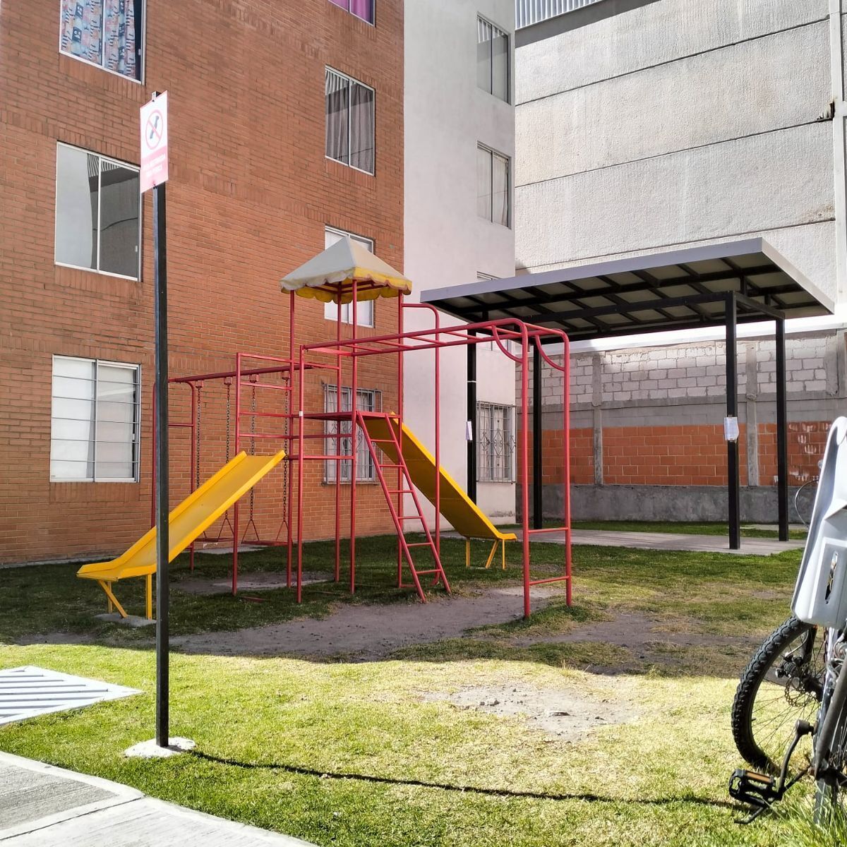 3 of 10: Juegos infantiles