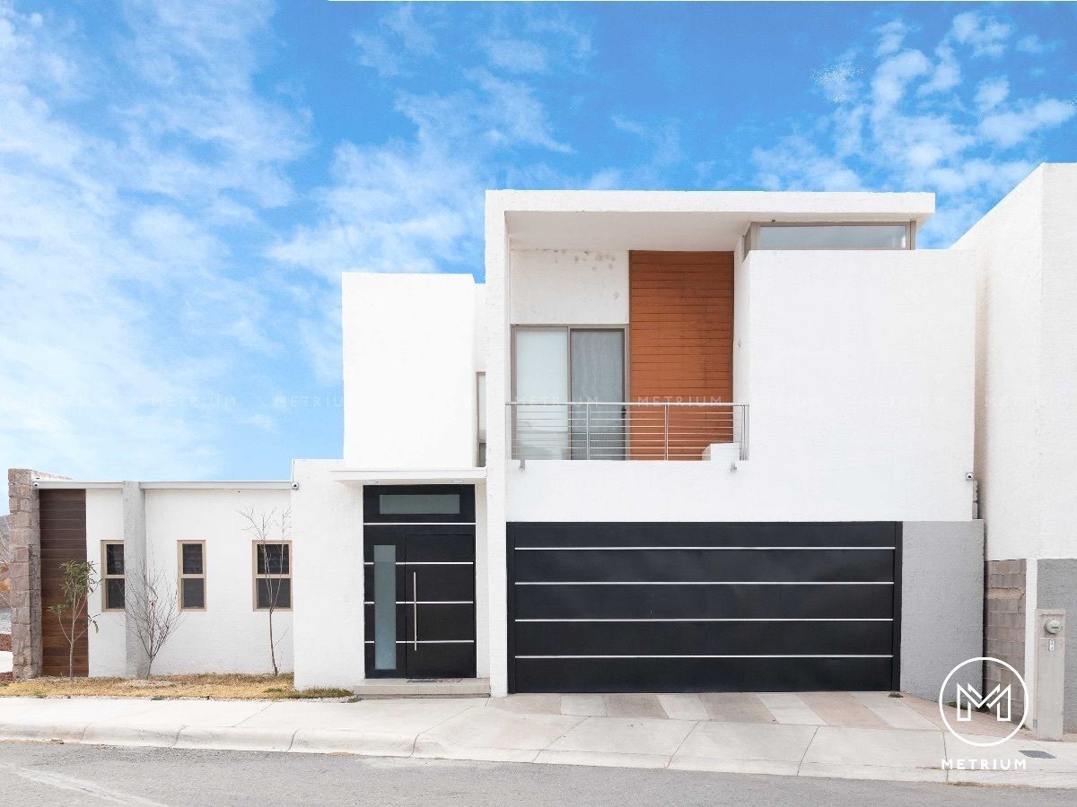 1 de 23: Fachada