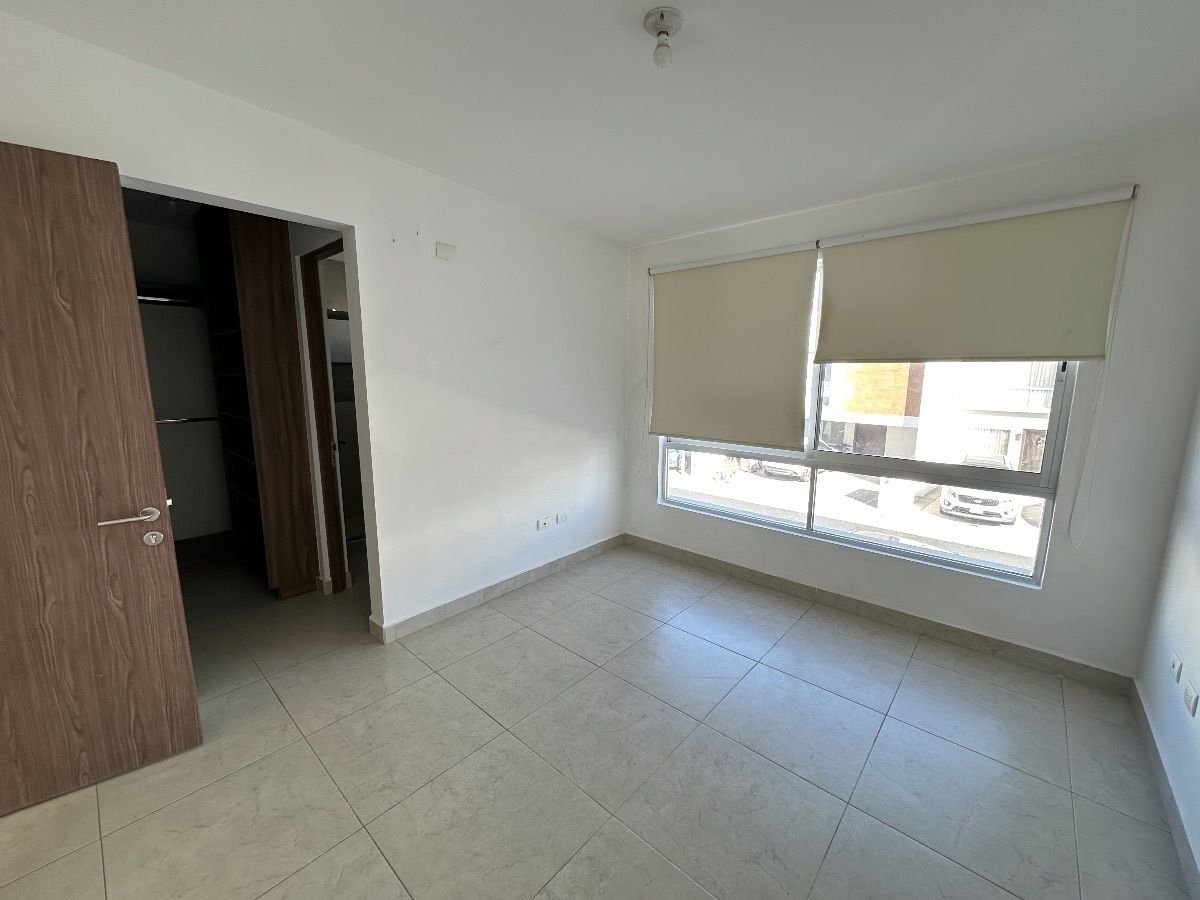 5 of 20: Recámara principal