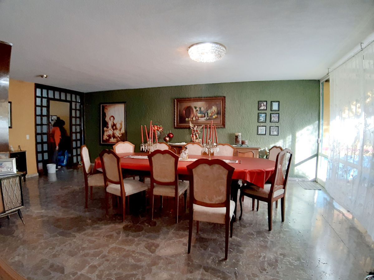 Casa en venta en Lomas de Guevara en Guadalajara de 4 recs