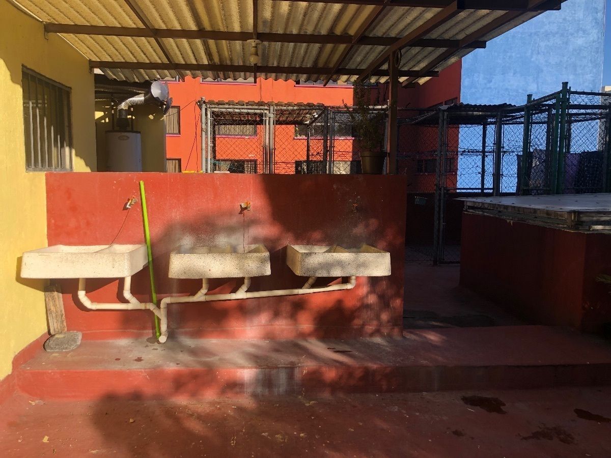 24 de 25: Lavaderos, 1 por departamento.