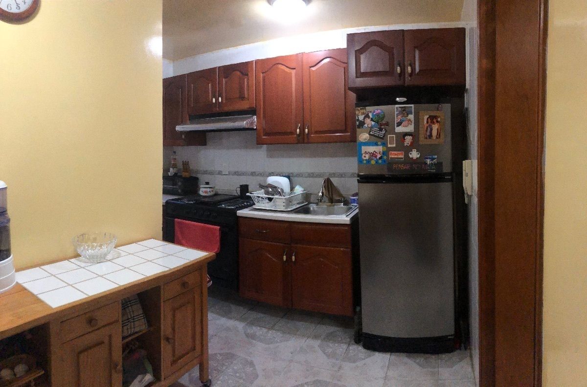 4 de 25: Cocina vista lateral derecho.