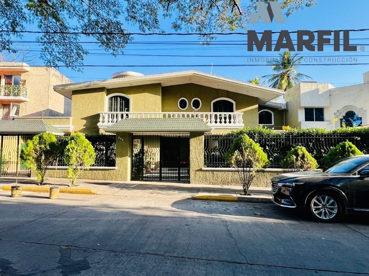 Casa en Venta Para Consultorios Oficinas Frente Jardin Corregidora Centro Colima