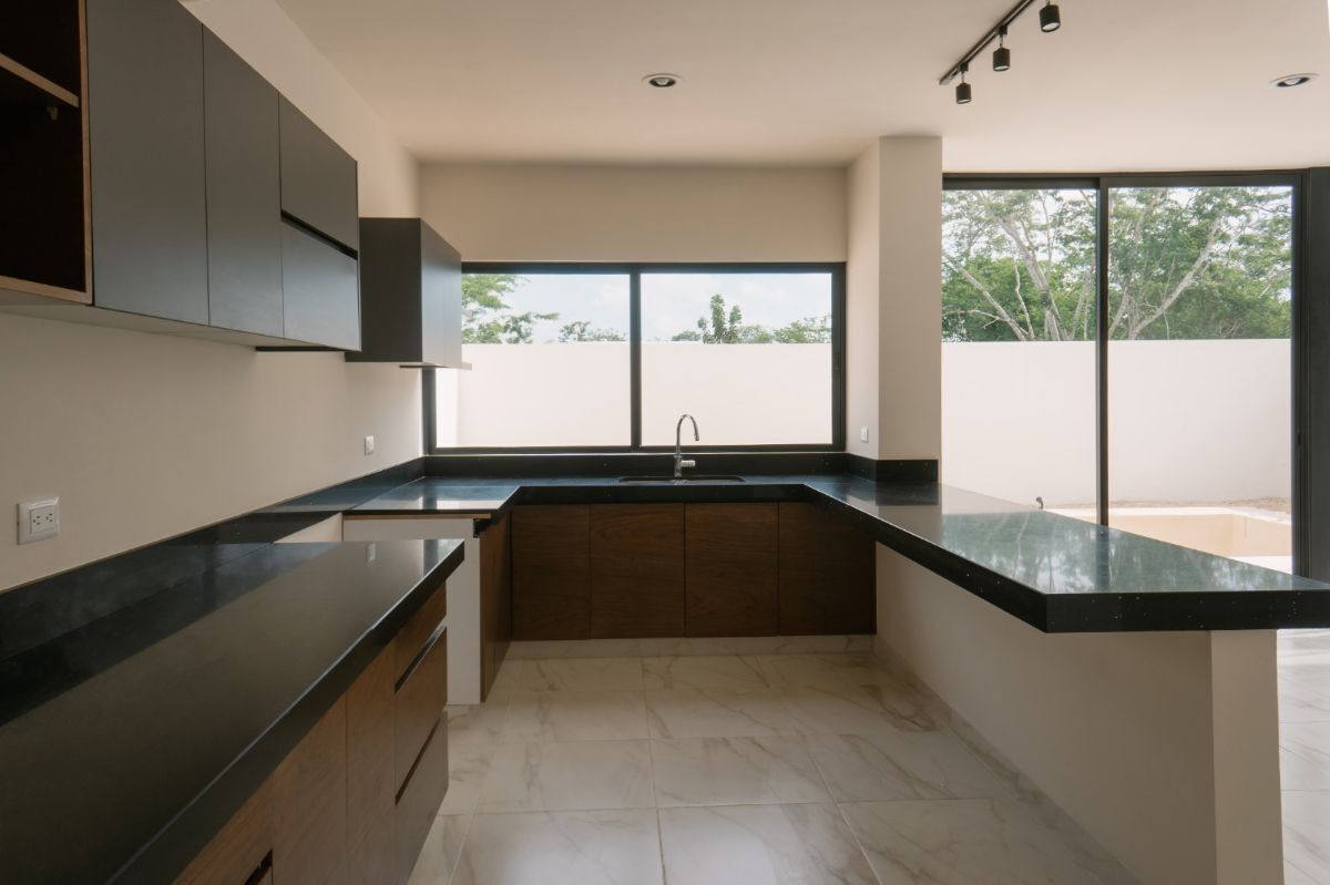5 of 7: Cocina equipada.