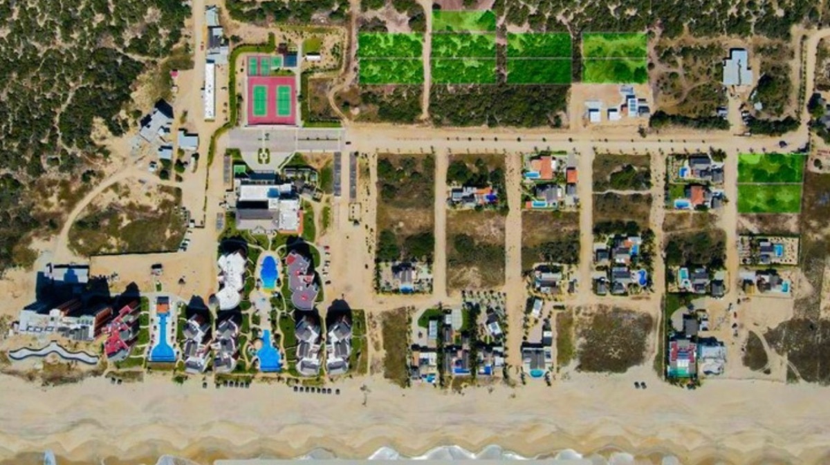 1 of 5: Area Residencial