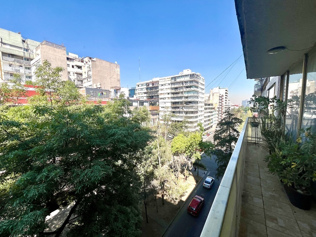 10 de 24: Balcón