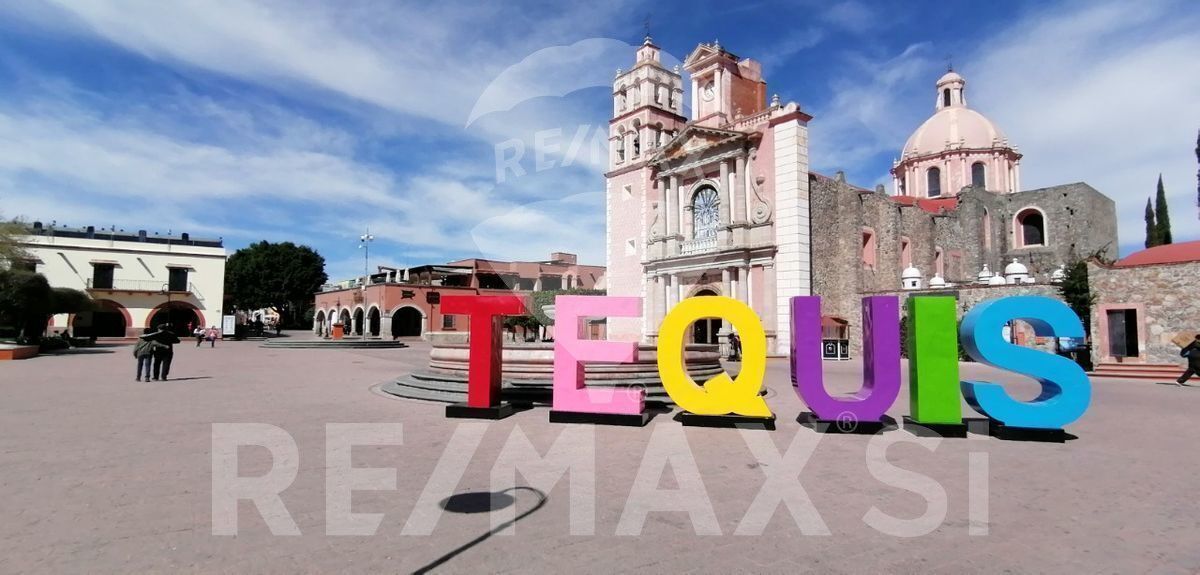 VENTA PLAZA COMERCIAL TEQUISQUIAPAN