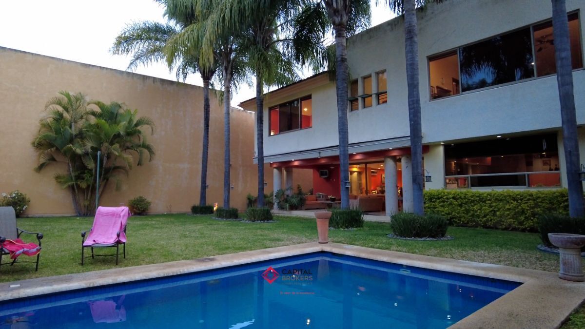 Casa de Lujo con Alberca en Venta en Colinas de San Javier Villa Universitaria