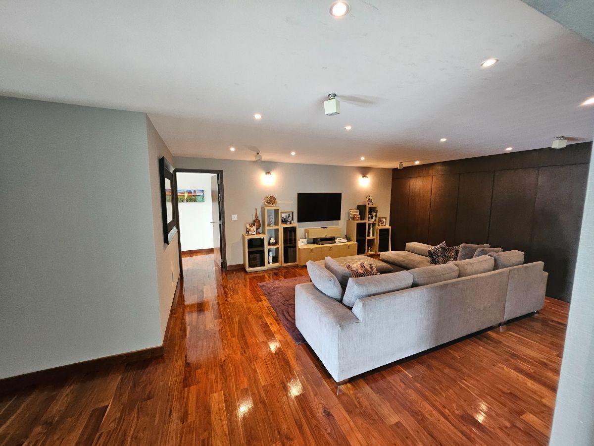 19, Bosque de Toronjos, Lomas de Vista Hermosa, 05120 con 3 Recámaras, 3 Baños, 365 Metros Cuadrados y 4 Puestos de Estacionamiento 19, Bosque de Toronjos, Lomas de Vista Hermosa, 05120 con 3 Recámaras, 3 Baños, 365 Metros Cuadrados y 4 Puestos de Estacionamiento