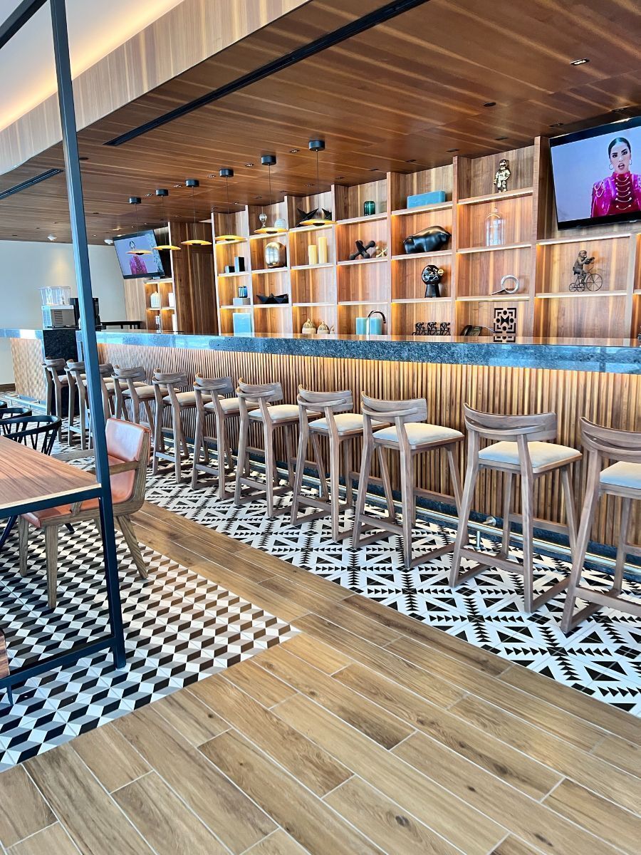 19 of 24: Área Común