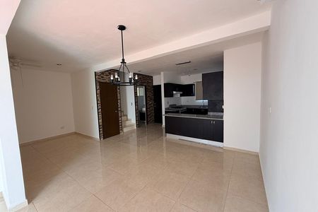 HOUSE FOR RENT 3 BEDROOMS 2.5 BATHROOMS PRIVATE POOL AND SOLAR PANELS (SOUTH ZONE)