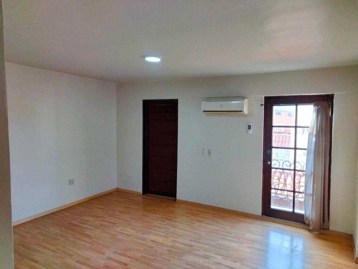 6 de 17: Piso de madera recamara