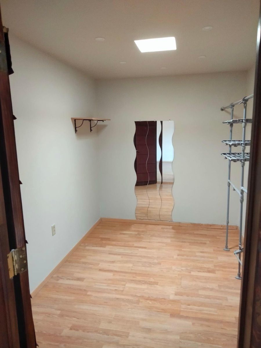 7 de 17: Piso de madera recamara principal