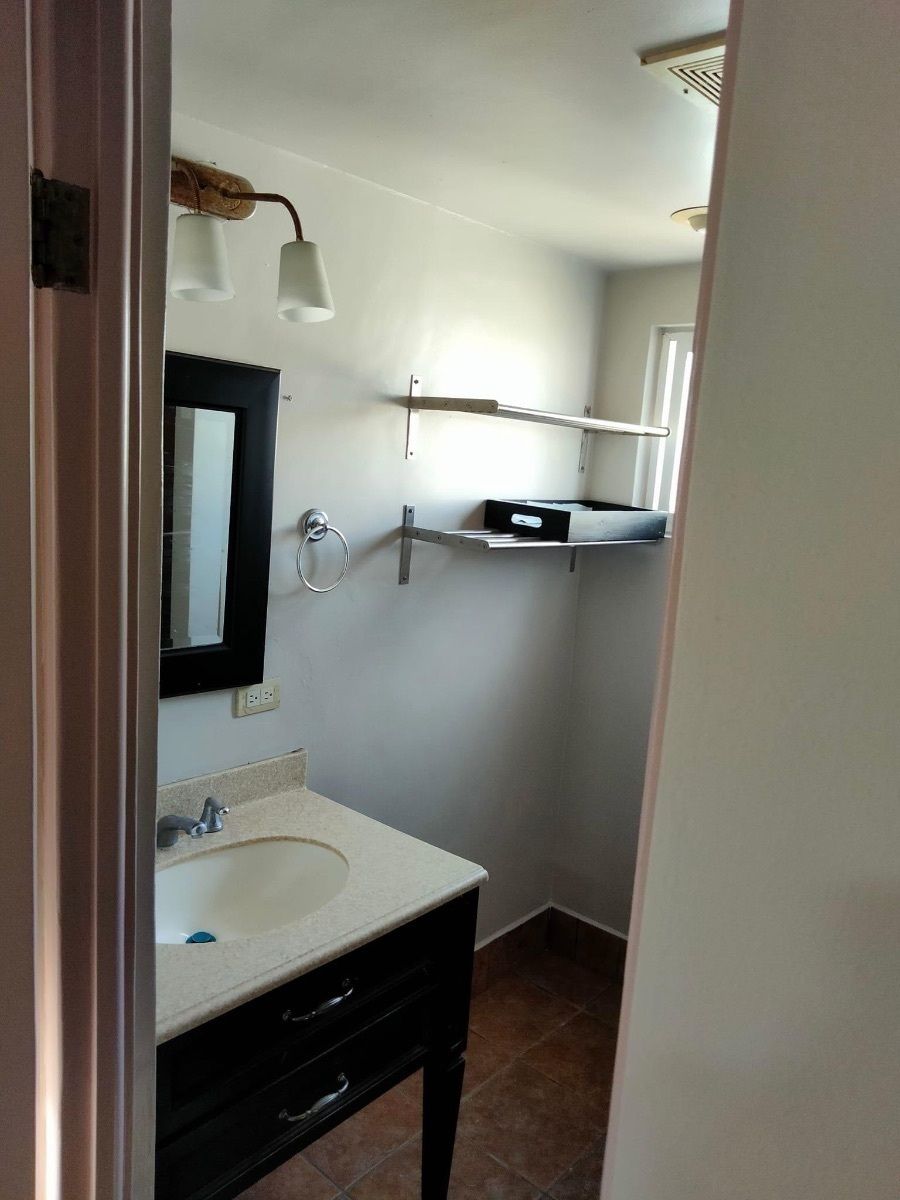 8 de 17: Baño de recámara principal