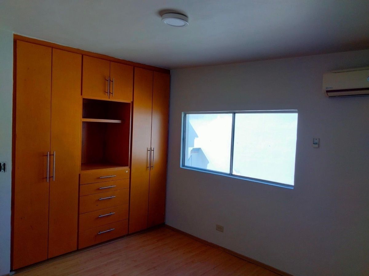 13 de 17: Recamara con su closeth