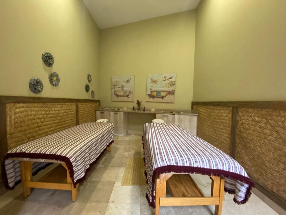 14 de 19: SALA DE MASAJES