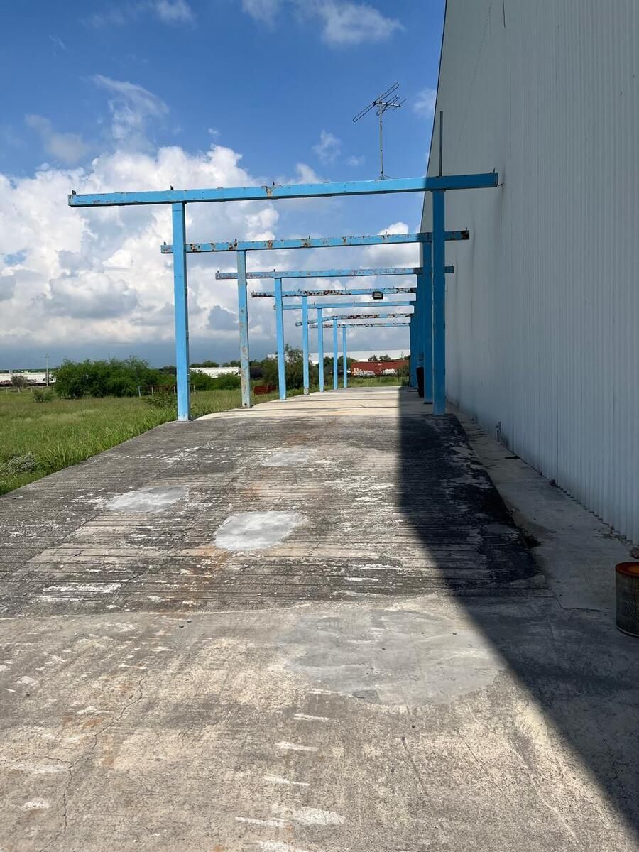 Terreno Ind. 10 Hect. y bodega 6,000 m2 en Carr. Mty-Colombia, Escobedo, N. L. - foto 3