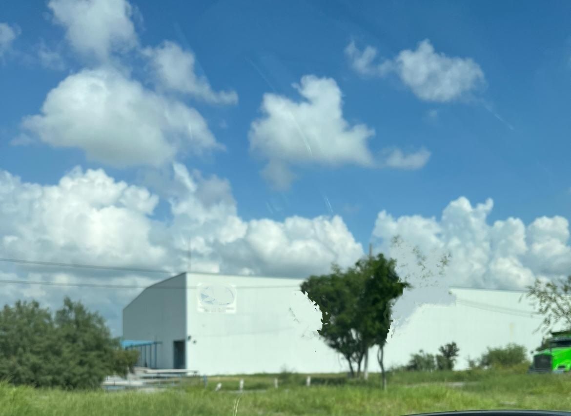 Terreno Ind. 10 Hect. y bodega 6,000 m2 en Carr. Mty-Colombia, Escobedo, N. L. - foto 4