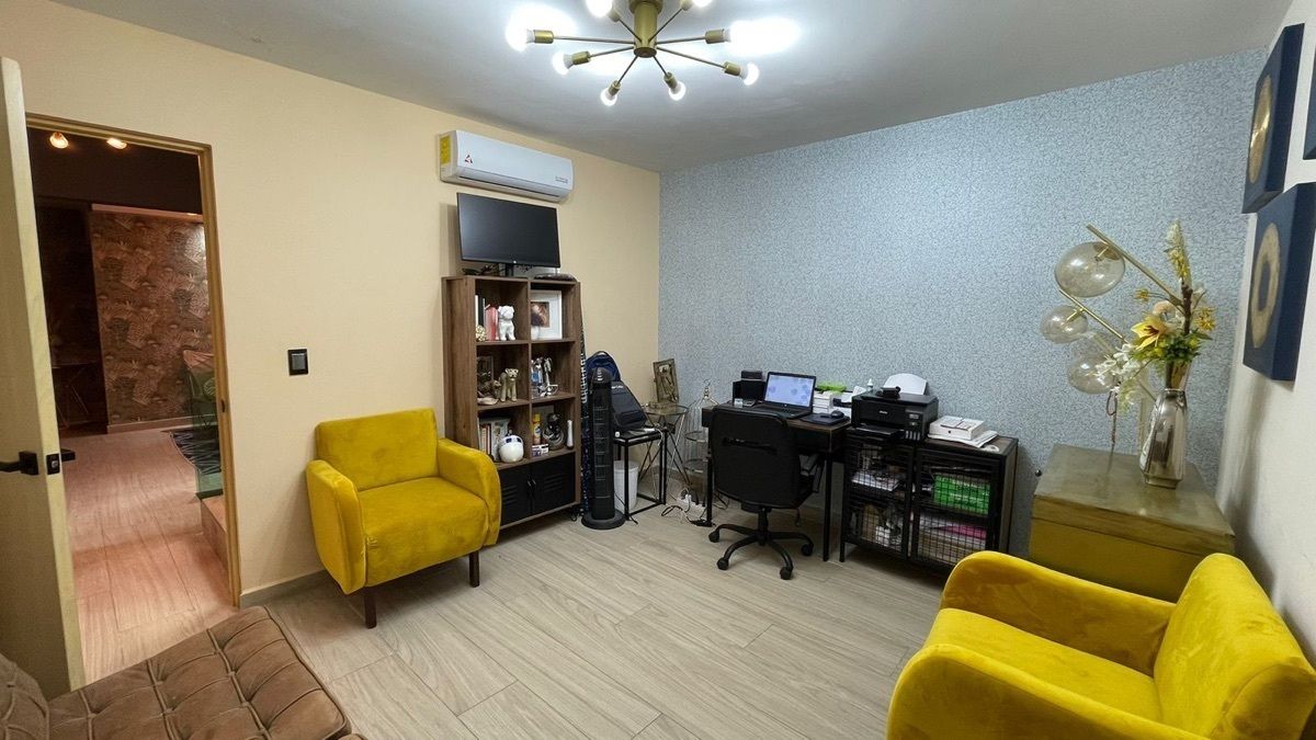 17 of 24: Oficina Habitación principal
