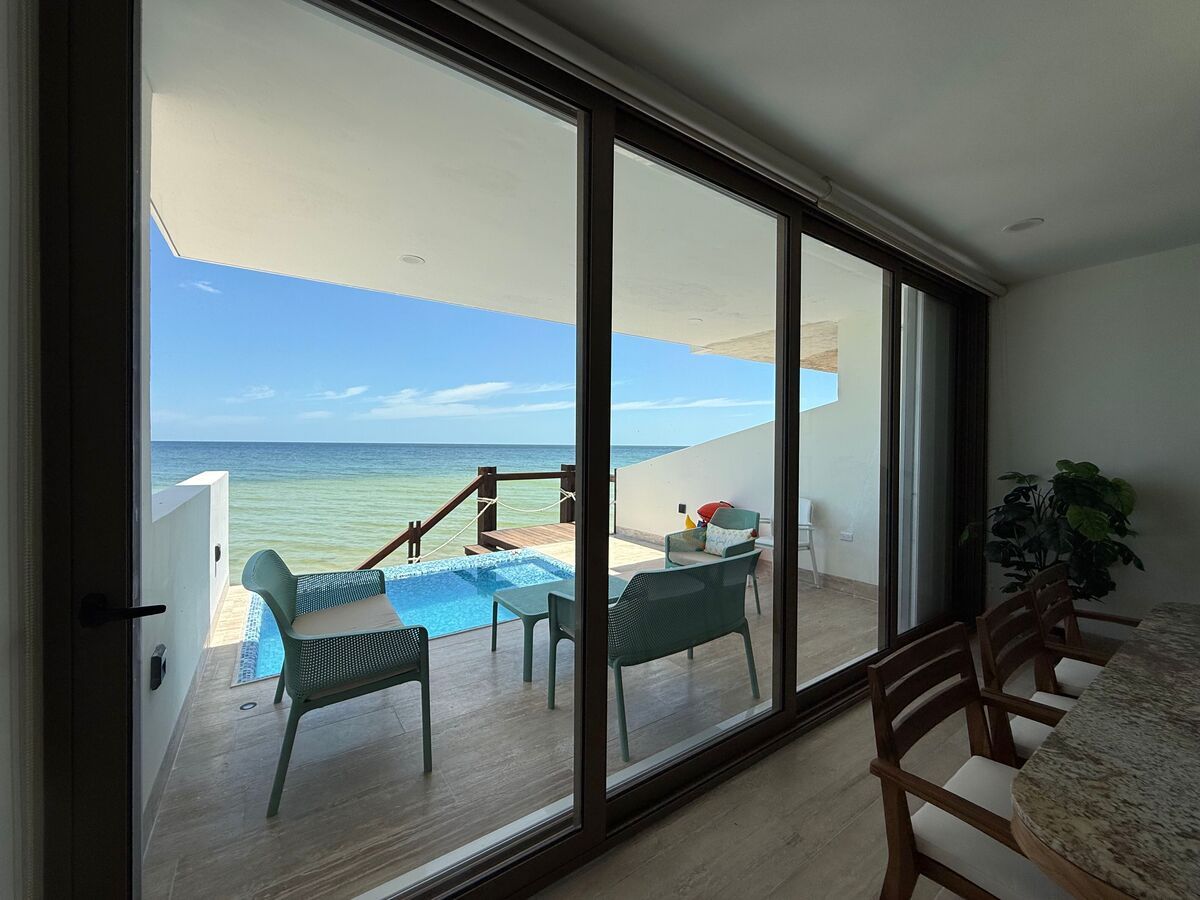 9 of 38: Villa muestra
No incluye muebles