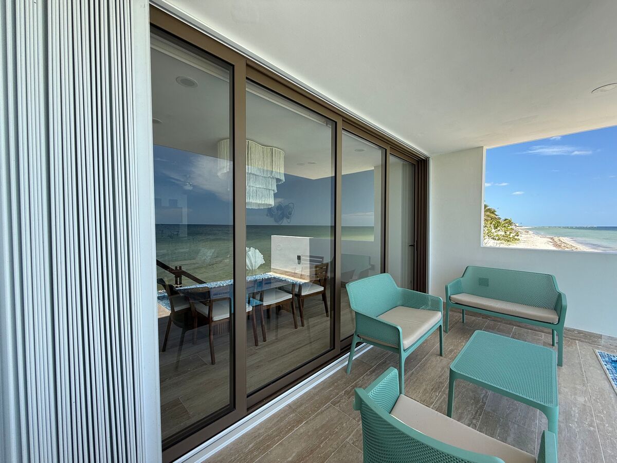 10 of 38: Villa muestra
No incluye muebles