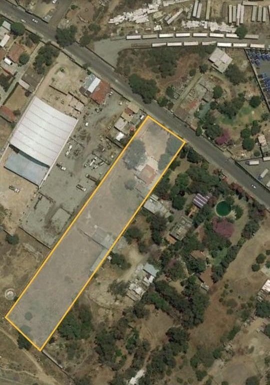 Dimensiones del terreno.