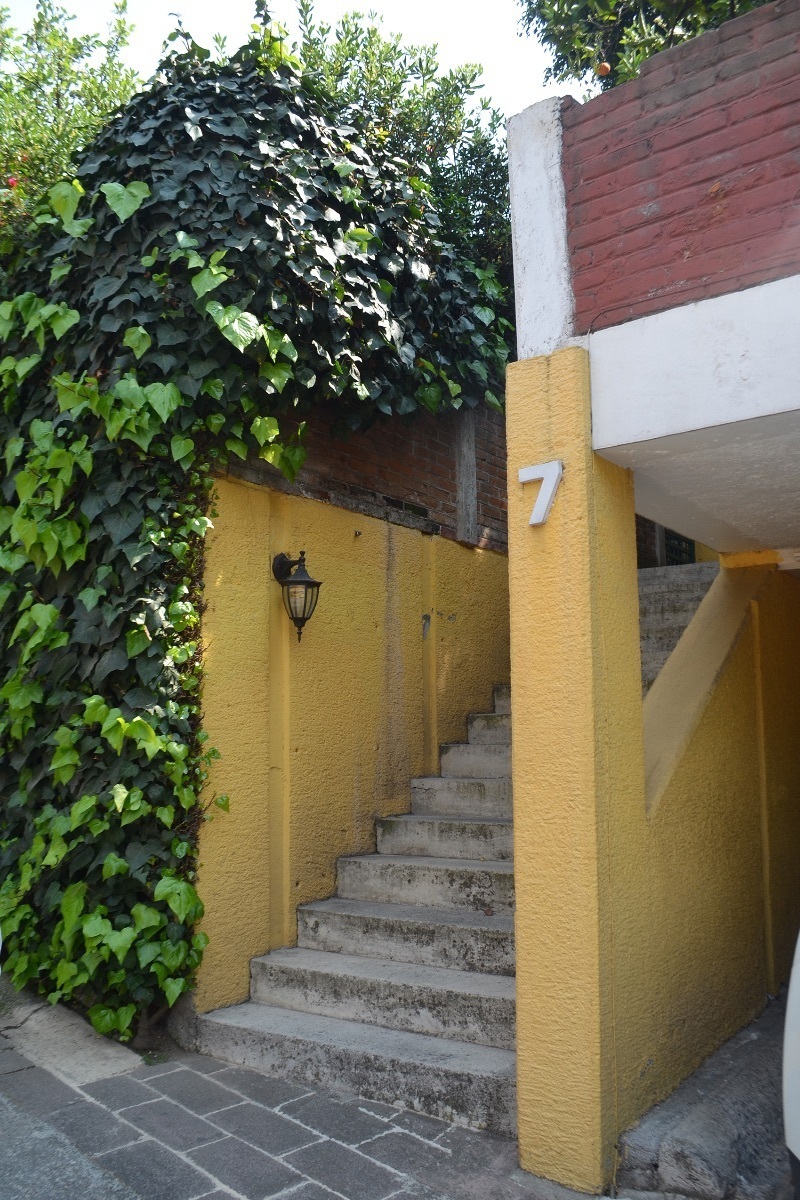 13 de 39: Escaleras para subir al jardín
