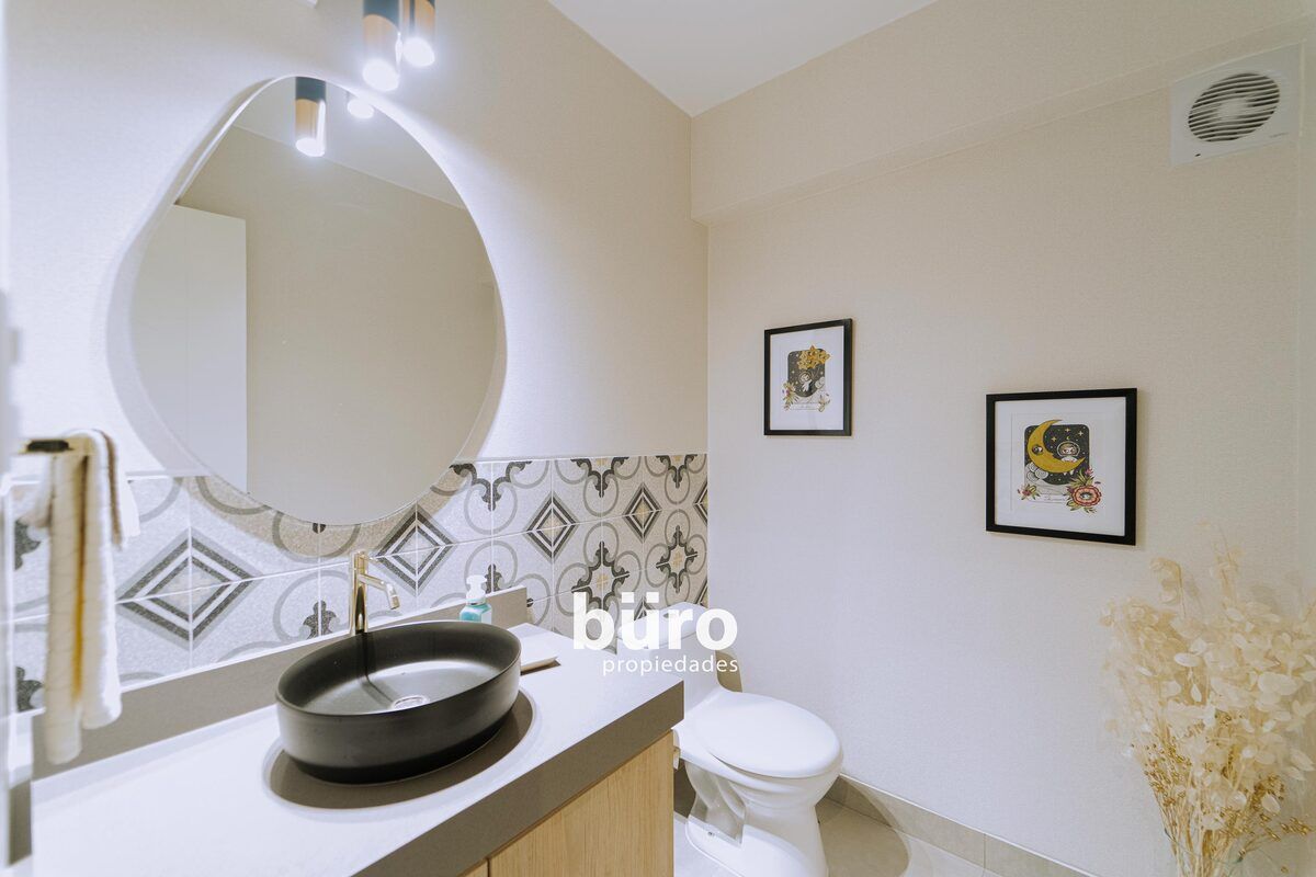 17 de 21: Baño de visita