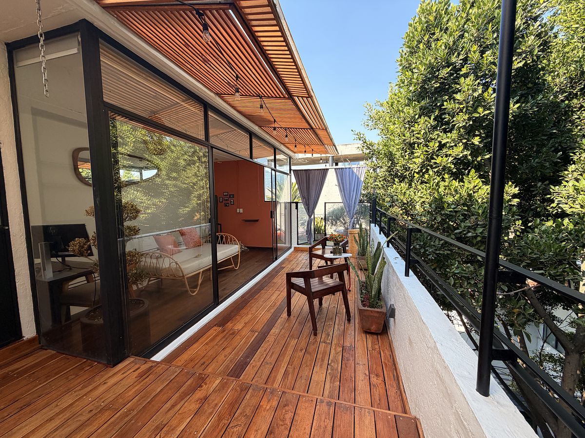 1 de 37: Terraza con vista arbolada