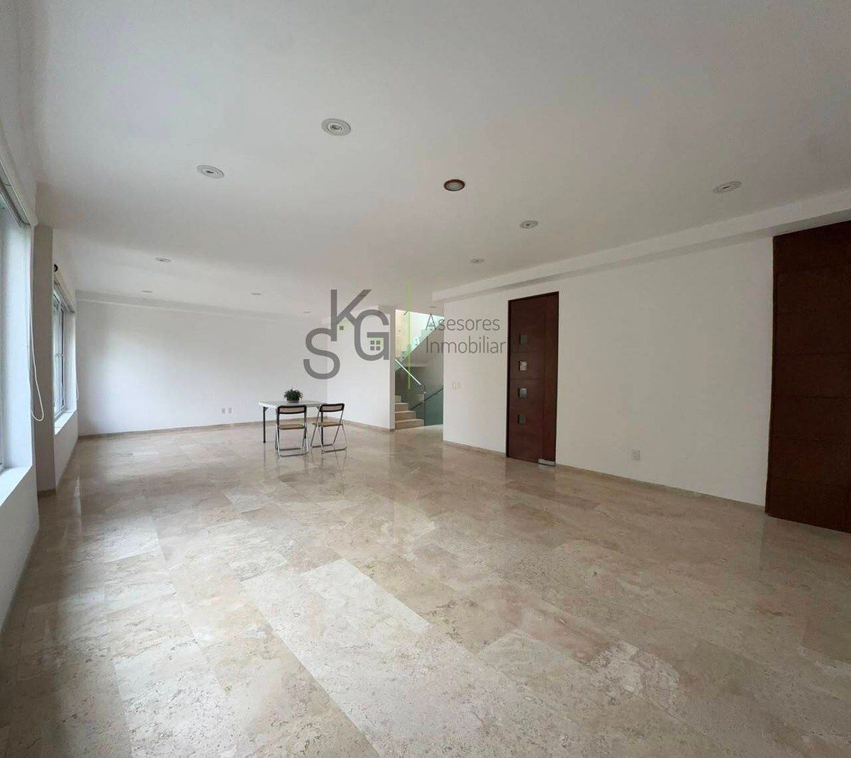 Casa no condomínio Portal de las Flores, Lomas de las Palmas, foto 1 de 17